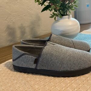 Toms Men's Camden Grey Slip-On Loafers/ Slippers size 9